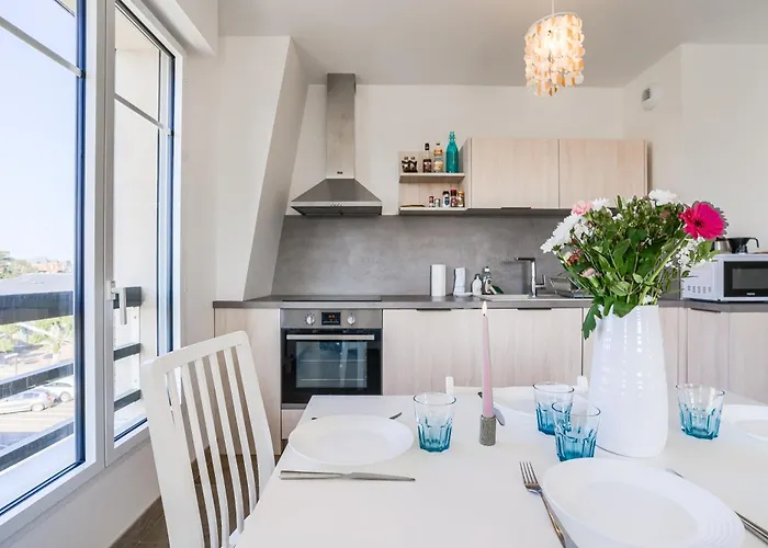 Le Coquillage - Centre, Parking Prive